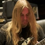 Гитарист группы Slayer, Джефф Ханнеман, умер в возрасте 49 лет
